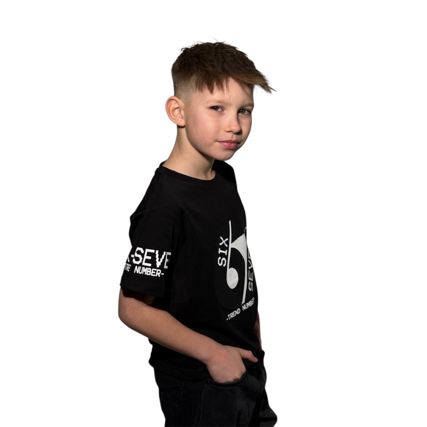 LMR koszulka chłopięca SIX SEVEN – czarna – nadruk premium (122-146)
