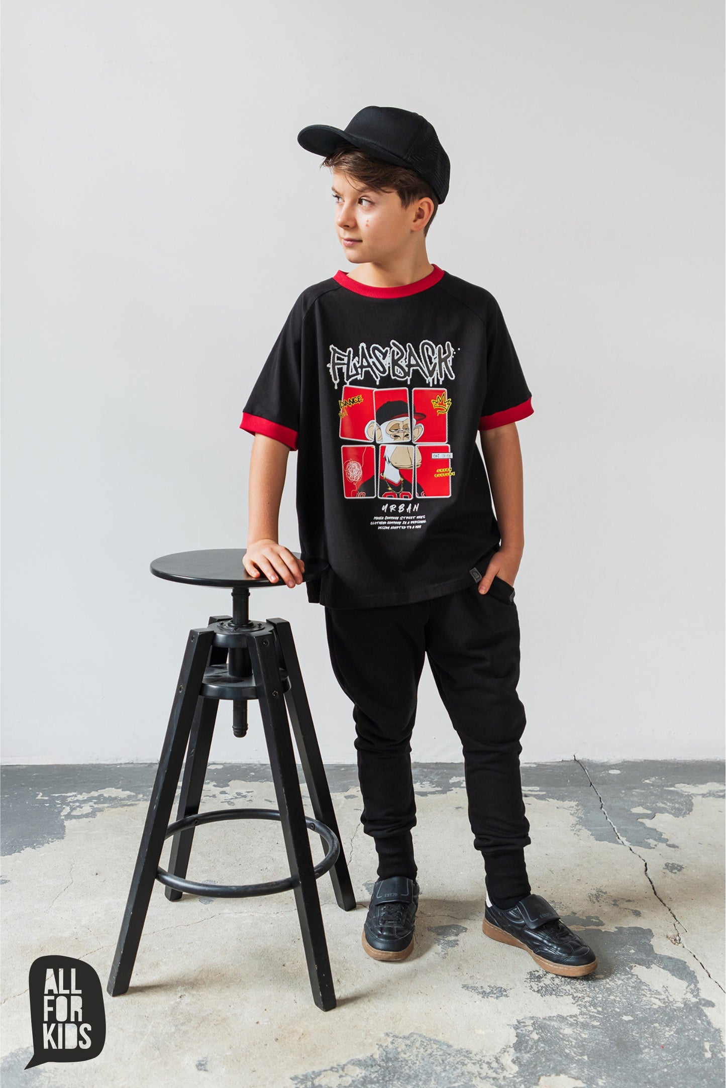 T-shirt chłopięcy ALL FOR KIDS Premium „Flashback” – czarny z nadrukiem (116–158)